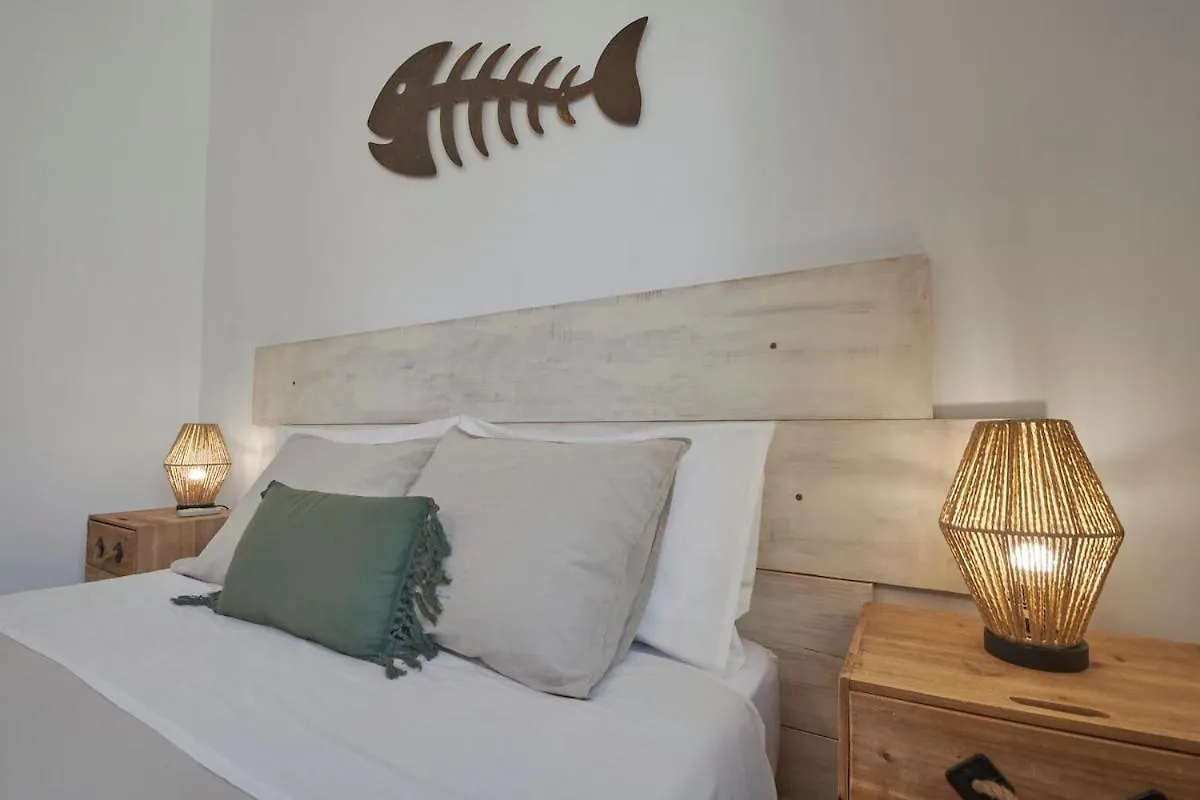 Апартаменты Calero Surfin Shared Pool, 10 Min To Harbour Пуэрто-Калеро Испания