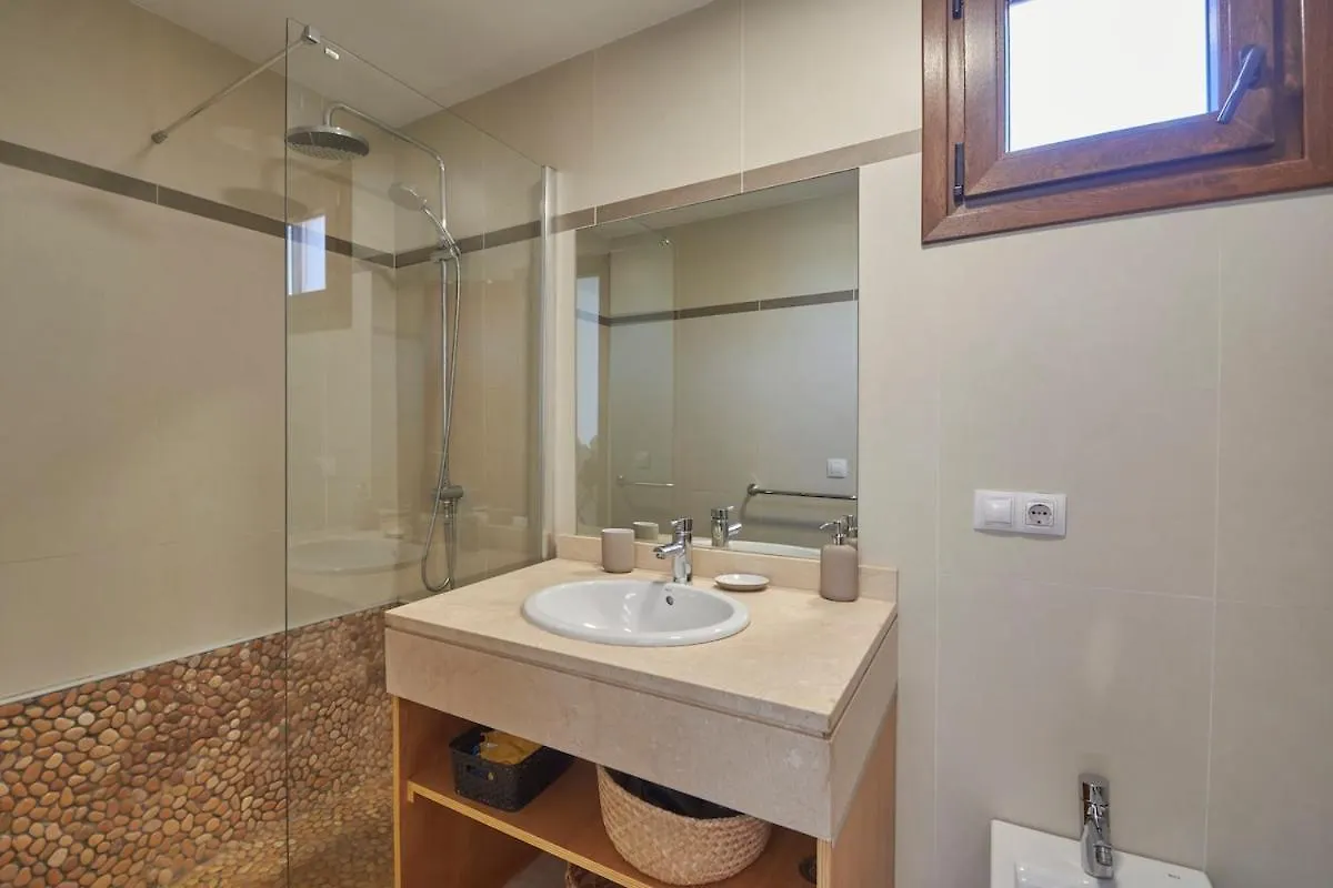 Апартаменты Calero Surfin Shared Pool, 10 Min To Harbour Пуэрто-Калеро